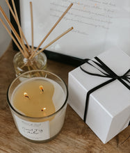 Load image into Gallery viewer, Sweet Fig &amp; Amber - 3 wick
